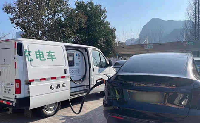理县汽车搭电
