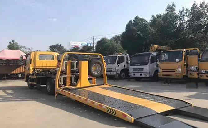 理县汽车中途维修案例