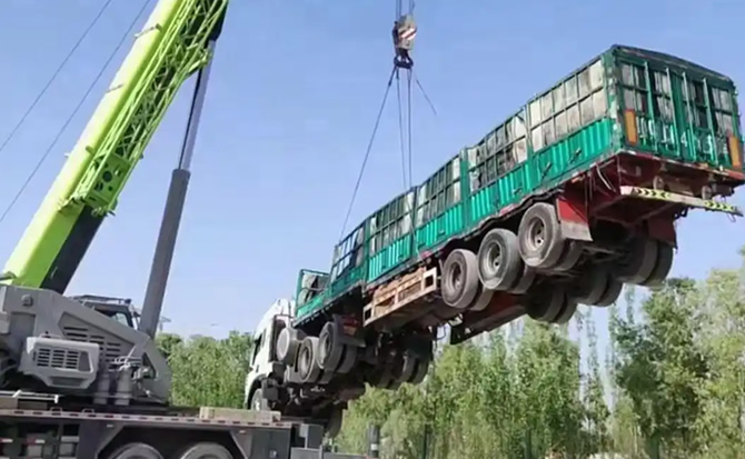 理县道路脱困救援案例